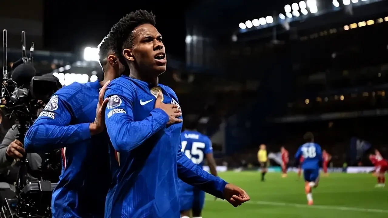 amp, 埃斯特旺唯, 的比赛中