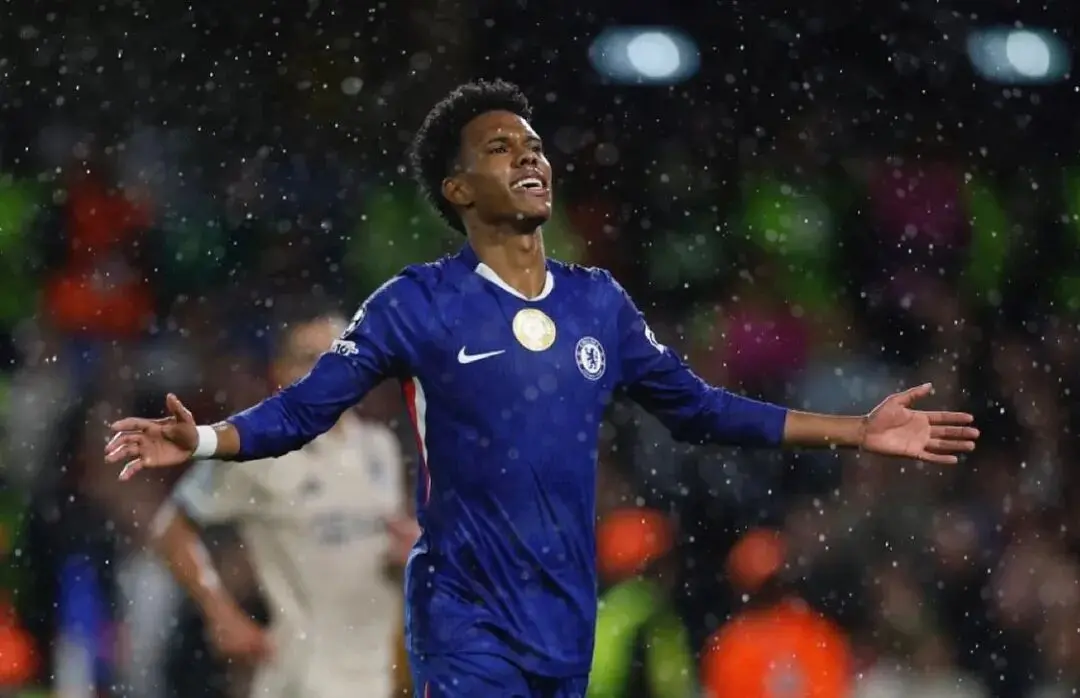 线破门, 岁超新星双